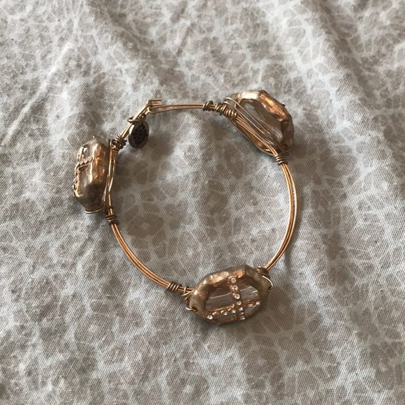 Cross detail bracelet - Picture 2 of 3